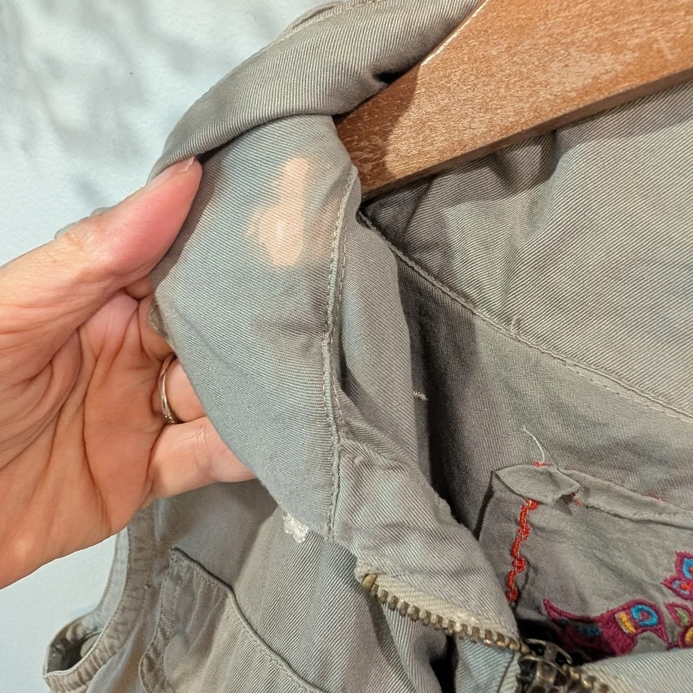 Johnny Was Gray Sleeveless Utility Jacket Sz M - Picture 11 of 11